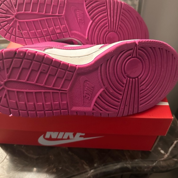 Nike Dunk Low - Picture 7 of 9